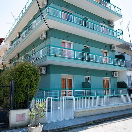 Amelies Apartments Paralía Buitenkant foto
